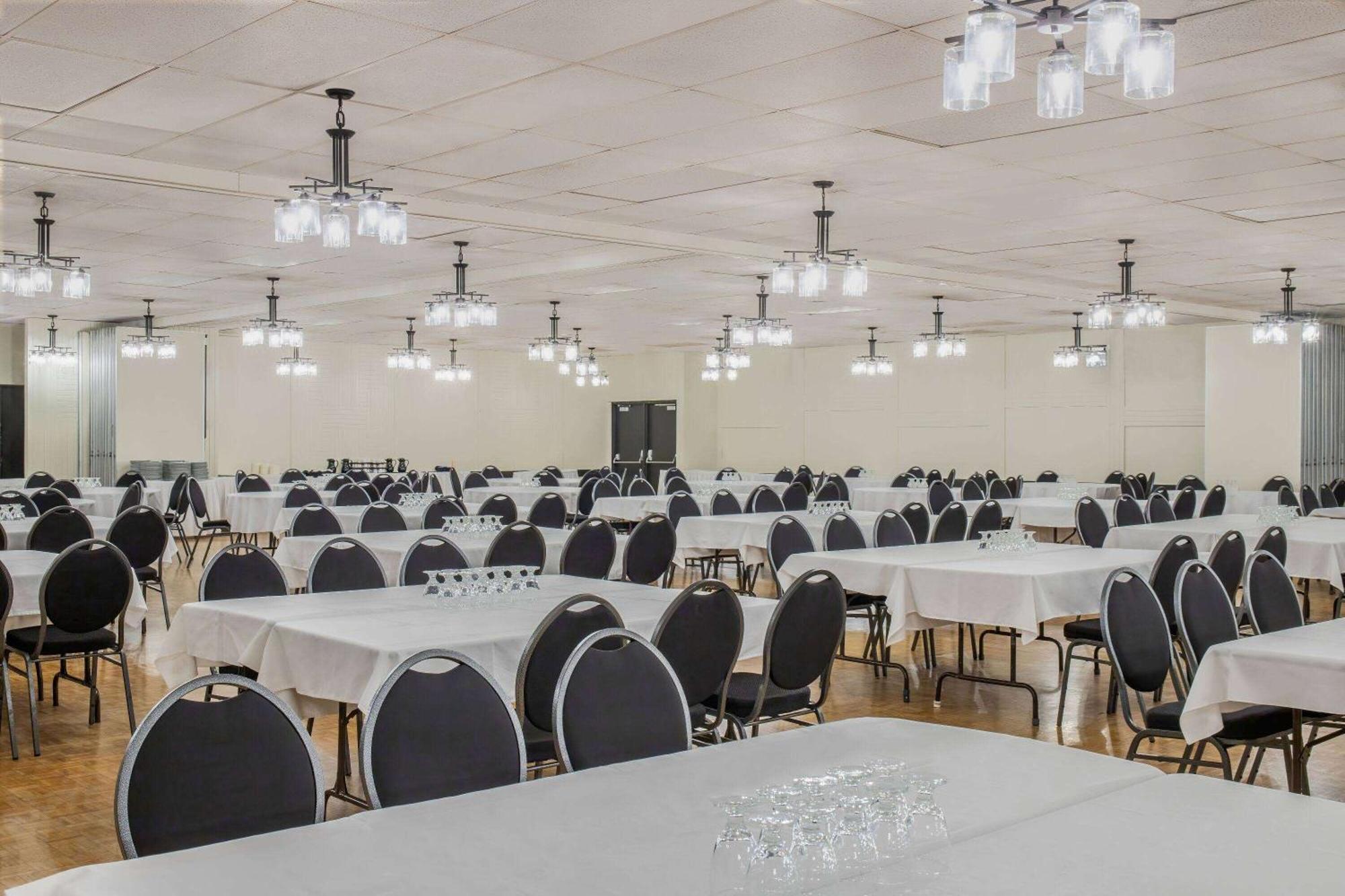 Norsemen Inn Camrose Eksteriør bilde